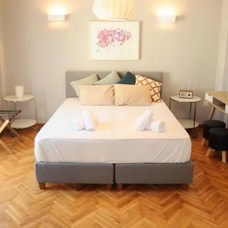 Lovely In Plaka Apartment Athens