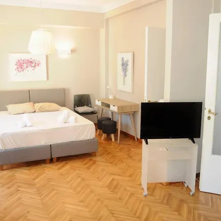 Lovely In Plaka Apartment Athens